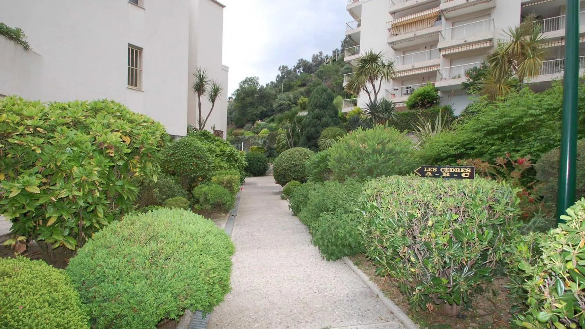 Grand 3P Climatise Avec Terrasses, Piscine Et Parkings A Menton - Fr-1-196-331 Apartment